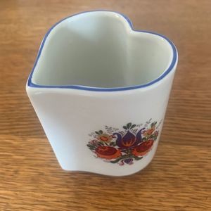 VINTAGE REUTTER PORZELLAN FLORAL/HEART SHAPED Vase